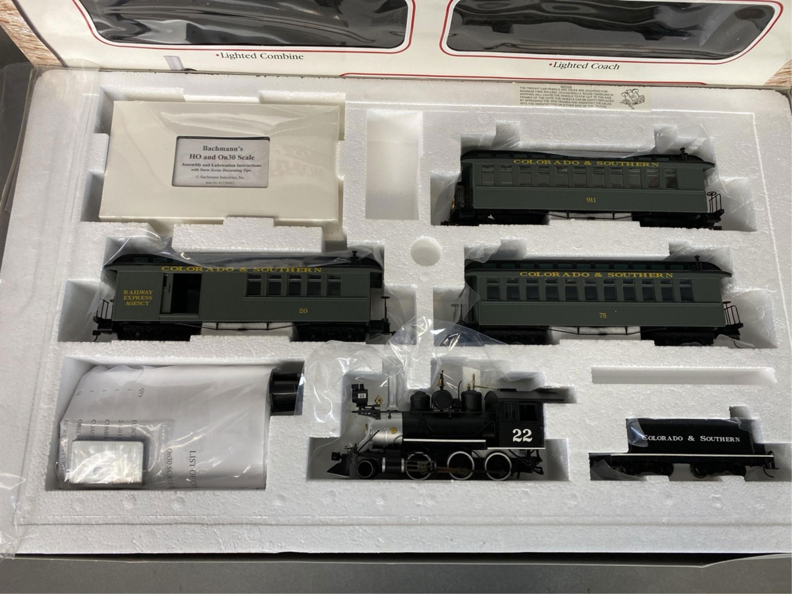 Bachmann ?On30? Scale (O Scale Narrow Gauge that r (1 of 20)