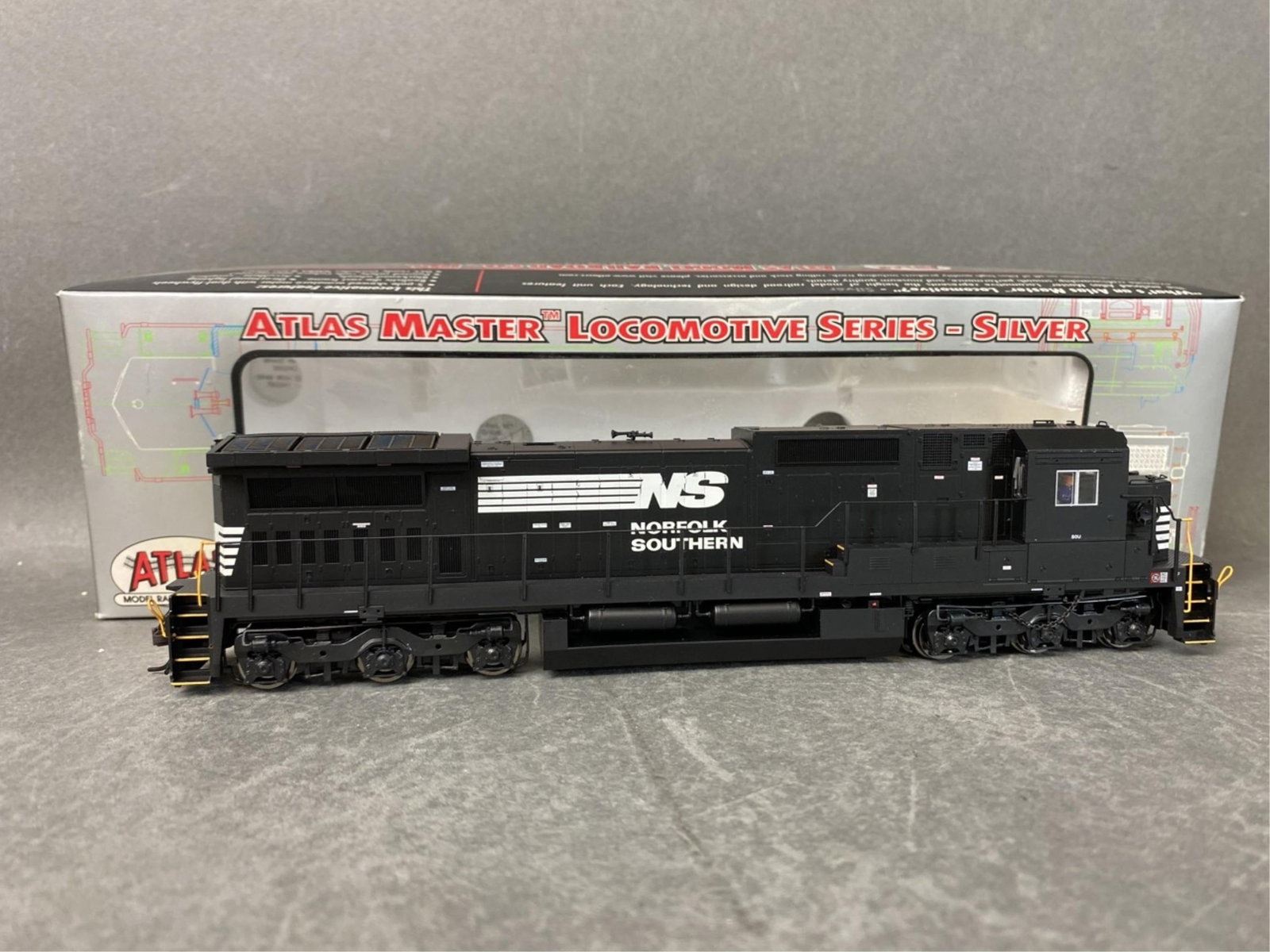 Atlas master locomotive series HO scale 7616 Dash: tested run / used