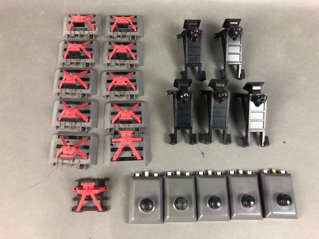 Aristo-craft and MTH Mixed Scale Lighted Track Acc (1 of 1)