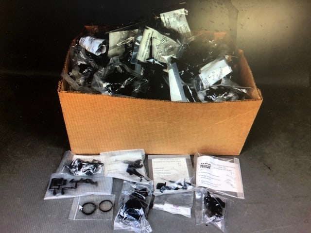 Bulk Assorted Large Scale Couplers and Accessories (1 of 4)