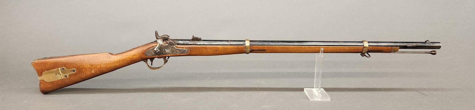 Italian 1863 Zouave percussion musket, .58 Cal: [Antique Firearm] An Italian 1863 Zouave percussion musket, .58 Caliber. Blued and nickel finish. 32" barrel. Italian proof marks on barrel. Walnut stock with brass patchbox. 49 1/4" overall. Conditio