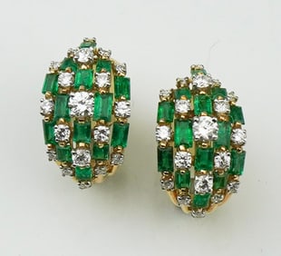 14KYG Emerald & Diamond Earrings.