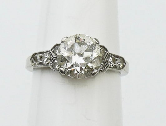 Vintage Platinum Diamond Engagement Ring. (1 of 4)