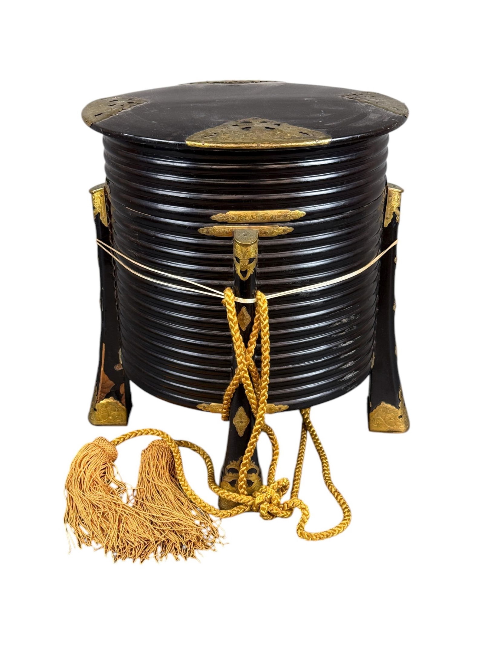 Japanese black lacquer Hokai Bako. (1 of 7)