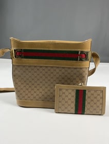 Gucci style shoulder handbag with wallet.