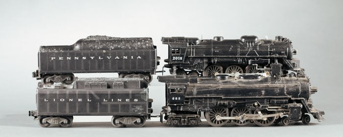 Postwar Lionel O Gauge #2018 and #685 engine