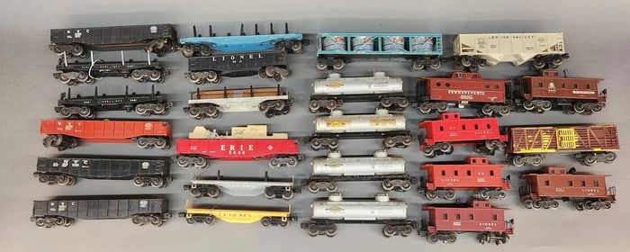 26 Postwar Lionel O Gauge train cars