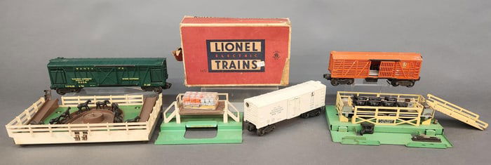3 Postwar Lionel O Gauge accessories