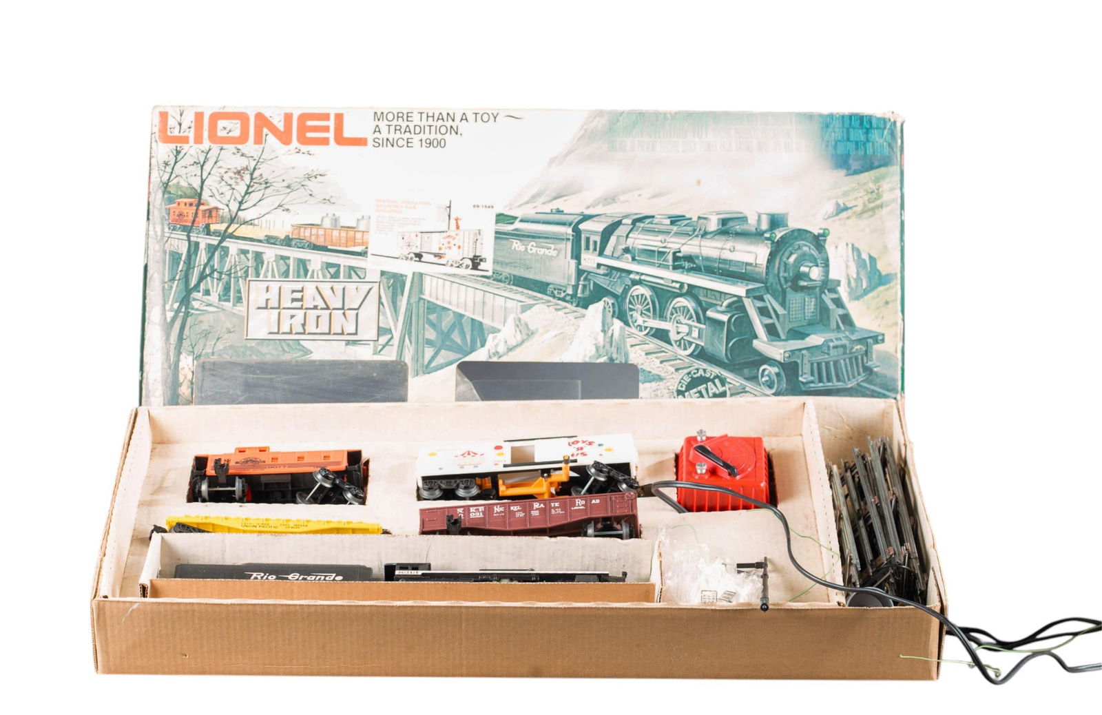 2 Lionel box sets: A group of two Lionel box sets. ++ Lionel MPC O Gauge Heavy Iron Rio Grande No. 1252 Freight Set in box. Includes No. 8213 2-4-2 engine and tender, No. 9031 gondola, No. 9020 flatbed, No. 7914