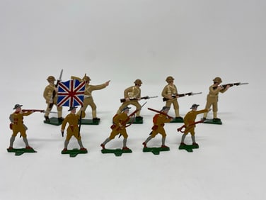 10 WWl US Army Infantry Toy soldiers