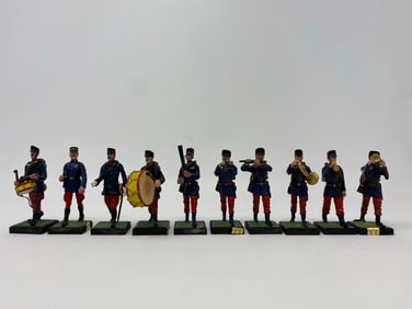 10 Toy soldiers