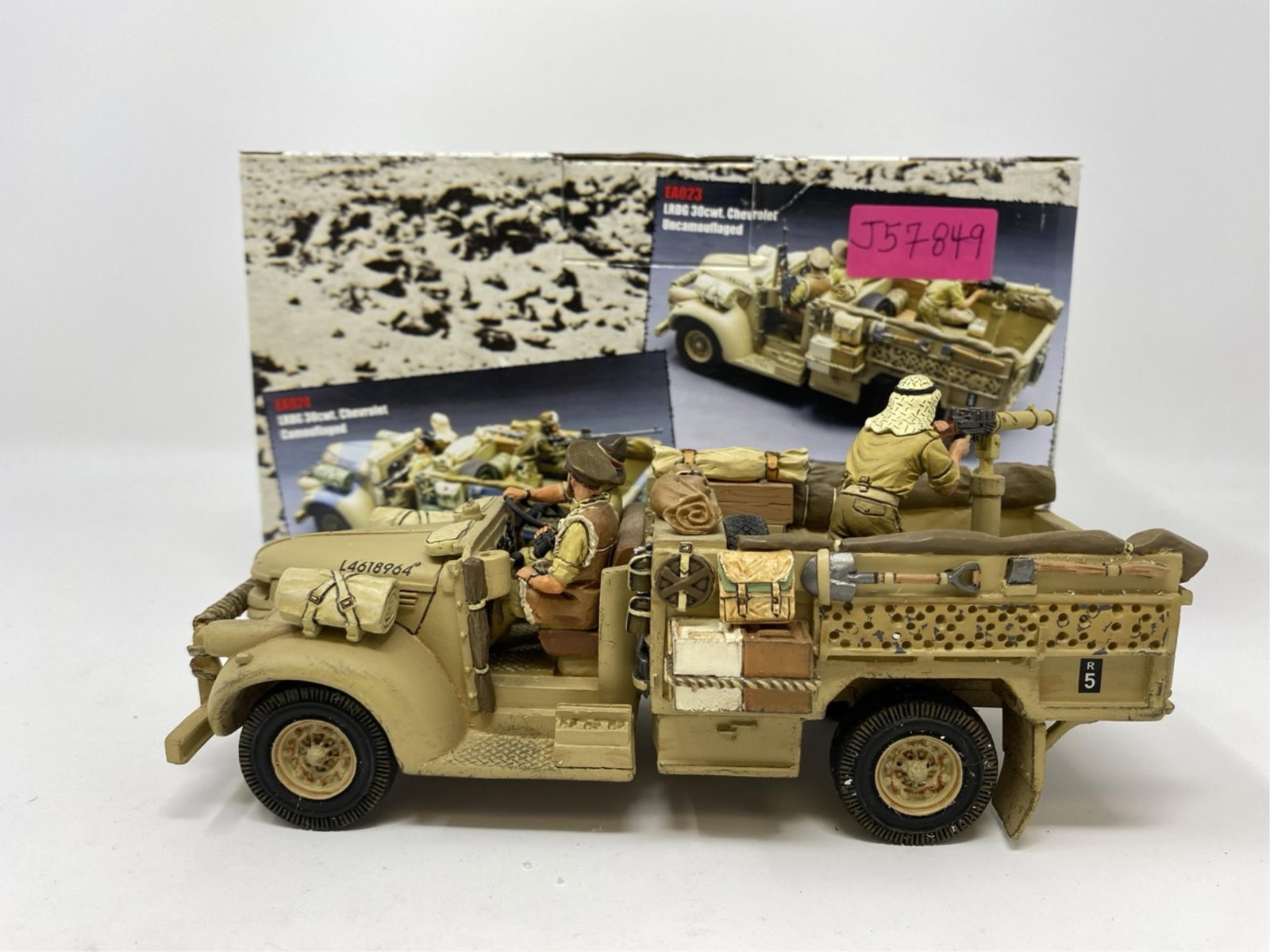 King & Country's, long range desert group: A King and Country's set of toy soldiers. Long range desert group 30 cwt. Chevrolet