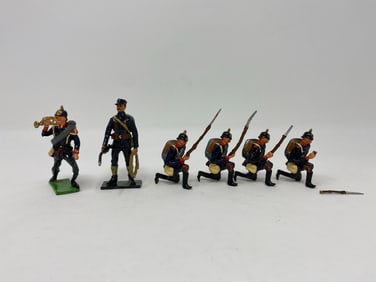 6 Toy Soldiers