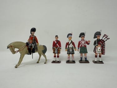 5 Toy Soldiers