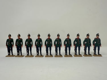 10 Toy Soldiers