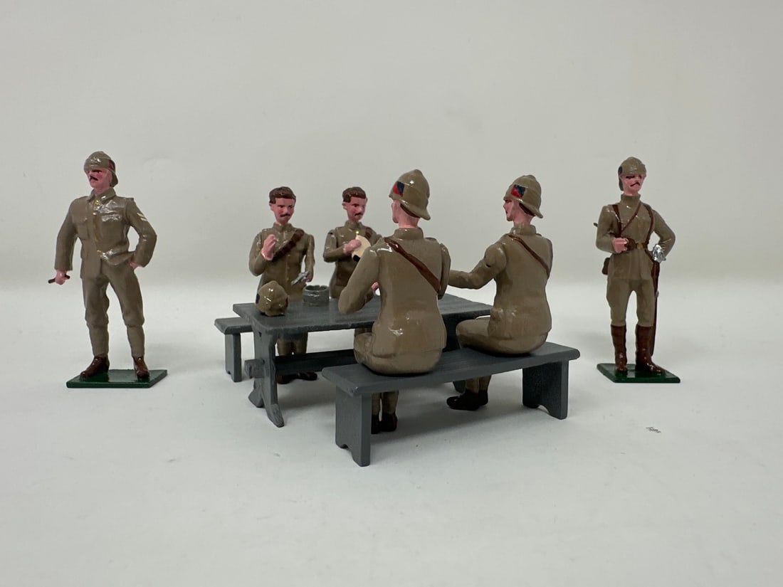 6 Toy Soldiers: A set of Ed Shouldberg toy soldiers. Sudan War. British Army, Officer Mess. Ed Shouldberg was an early toy soldier maker.