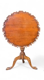 Kittinger pie-crust tilt-top tea table.