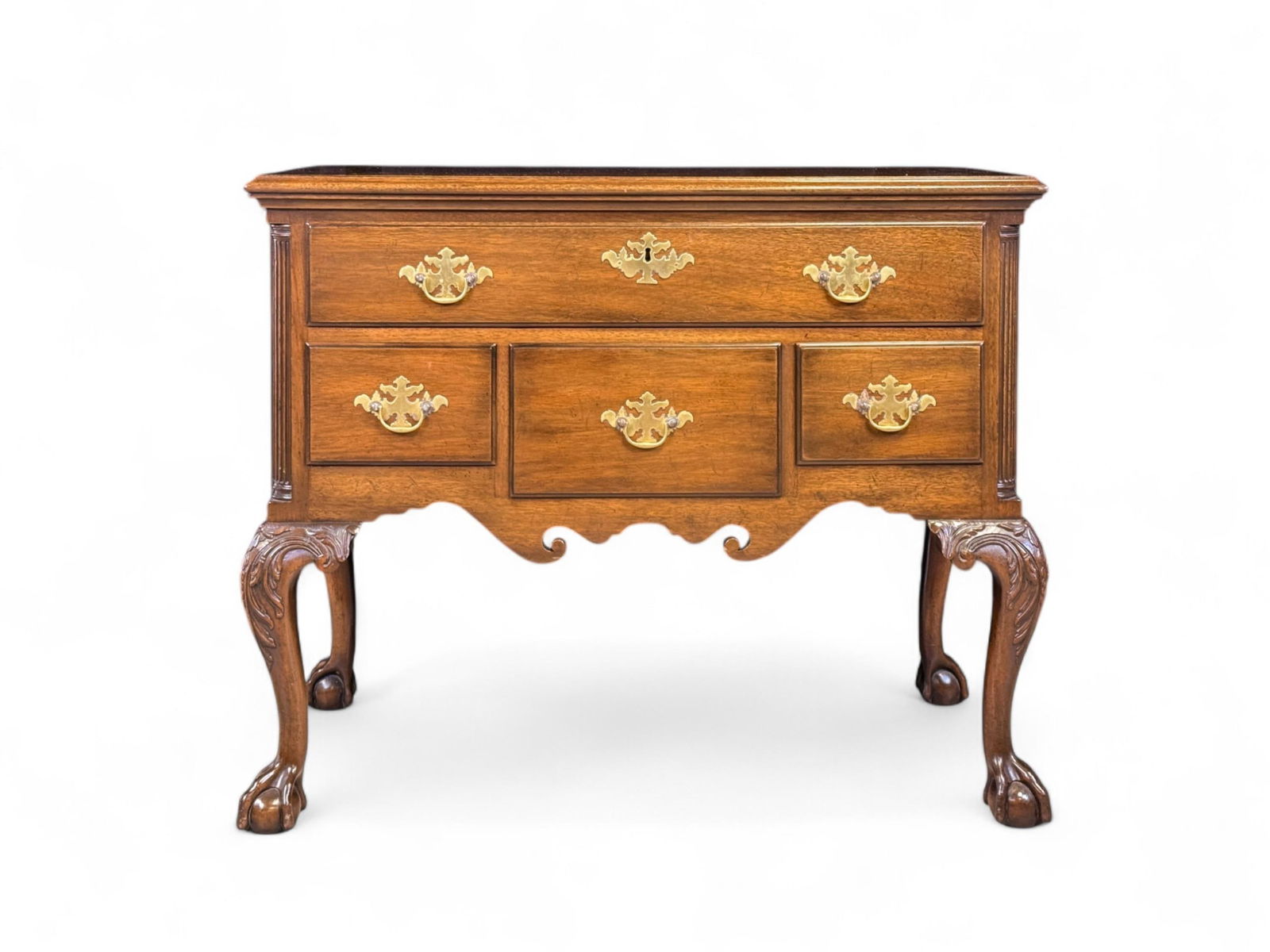 Kittinger Queen Anne lowboy. (1 of 10)