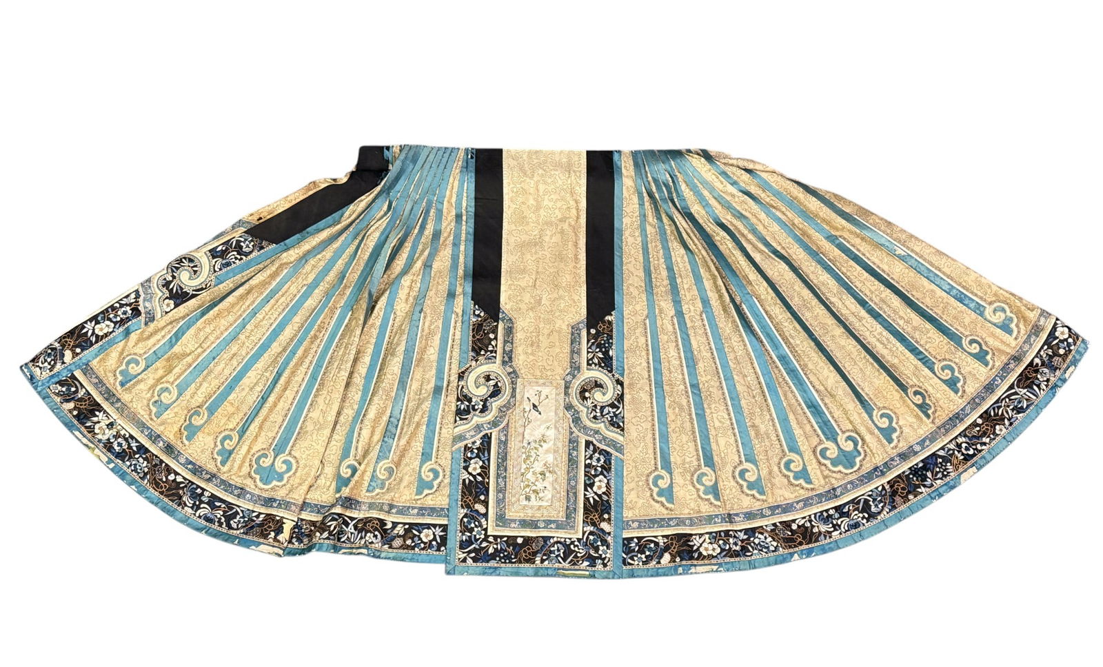 Qing Chinese silk Mamian qun skirt. (1 of 6)