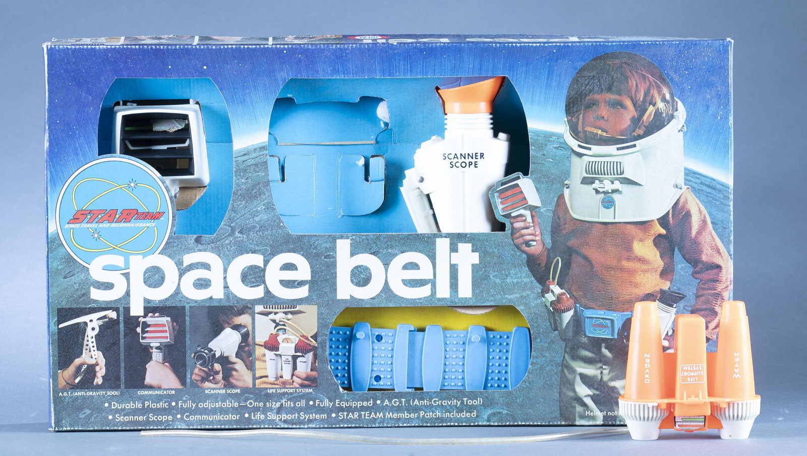 1969 IDEAL S.T.A.R. Team Space Belt CIB: A 1969 IDEAL S.T.A.R. Team Space Belt in original box. 2 3/4" x 23 1/2" x 13 1/4"