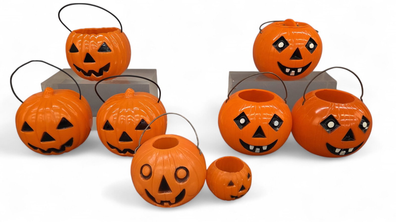 8 Vintage Halloween pumpkin toys (1 of 7)