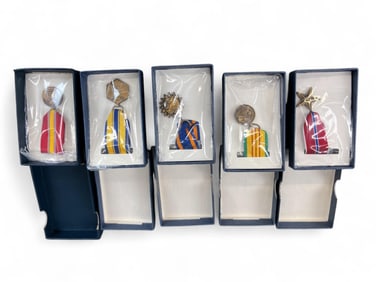 Gen. Brown five mini medals in box.