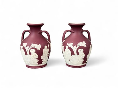 2 Wedgwood Jasperware Portland vases.