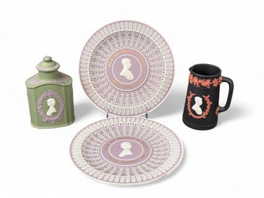 4 Wedgwood Royal Wedding 1981 pieces.