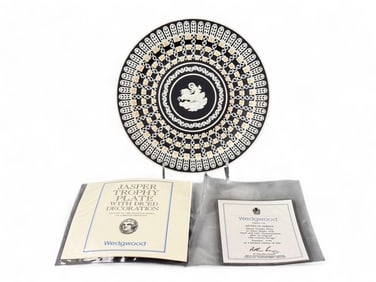 Wedgwood LE Tricolor Museum Series Aurora plate.