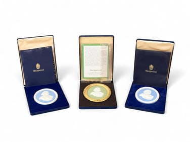 3 Wedgwood LE Queen Elizabeth II medallions.