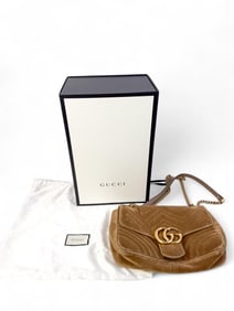 Gucci GG Marmont medium shoulder bag.