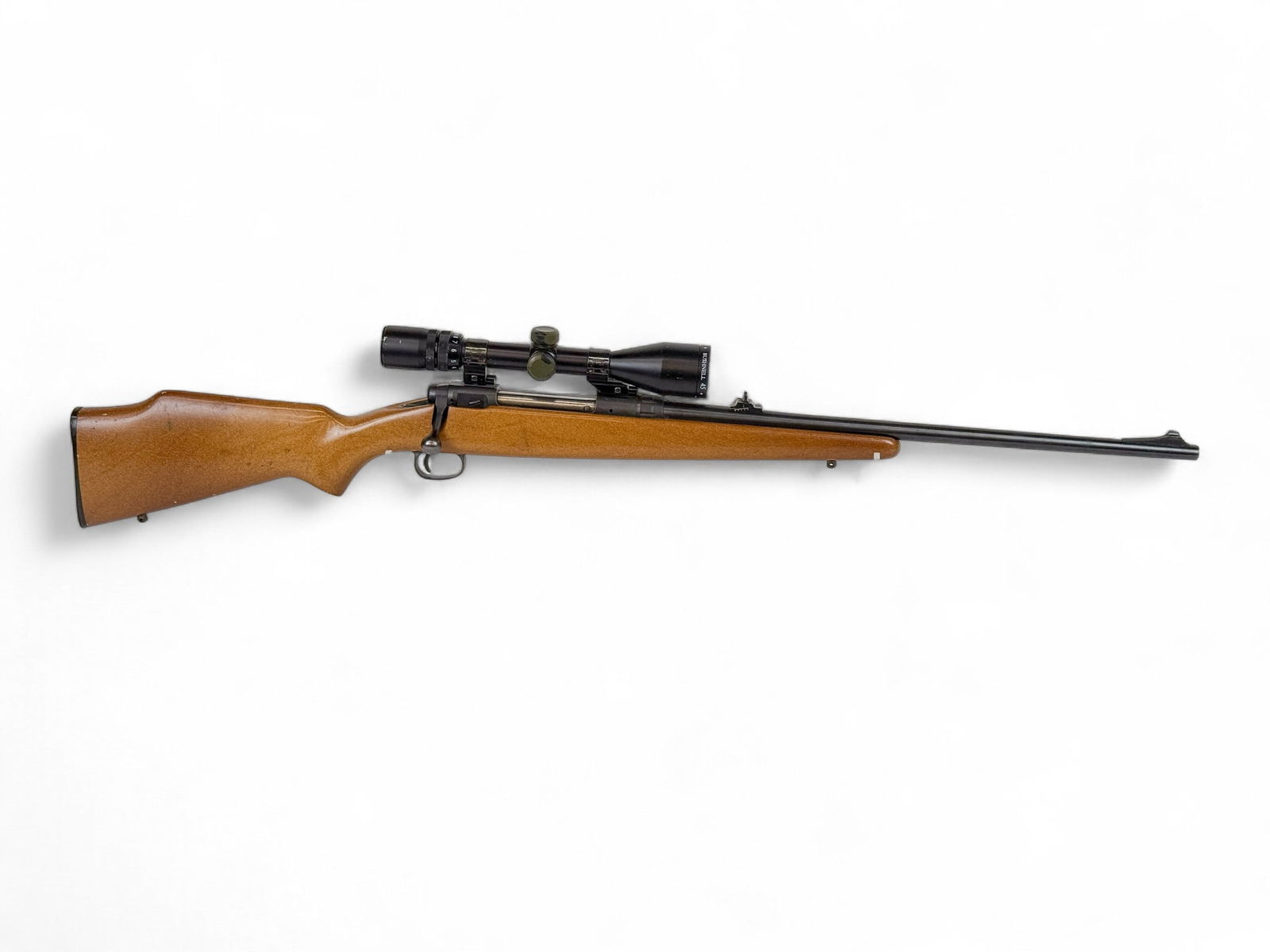 Savage Arms M110E bolt action rifle, 30-06: [Modern Firearm] A Savage Arms Model110E bolt action rifle, 30-06. Blued finish. 22" barrel with adjustable rear and ramped blade front sight. Monte Carlo stock. Includes Bushnell Sportview 3.5x - 10x