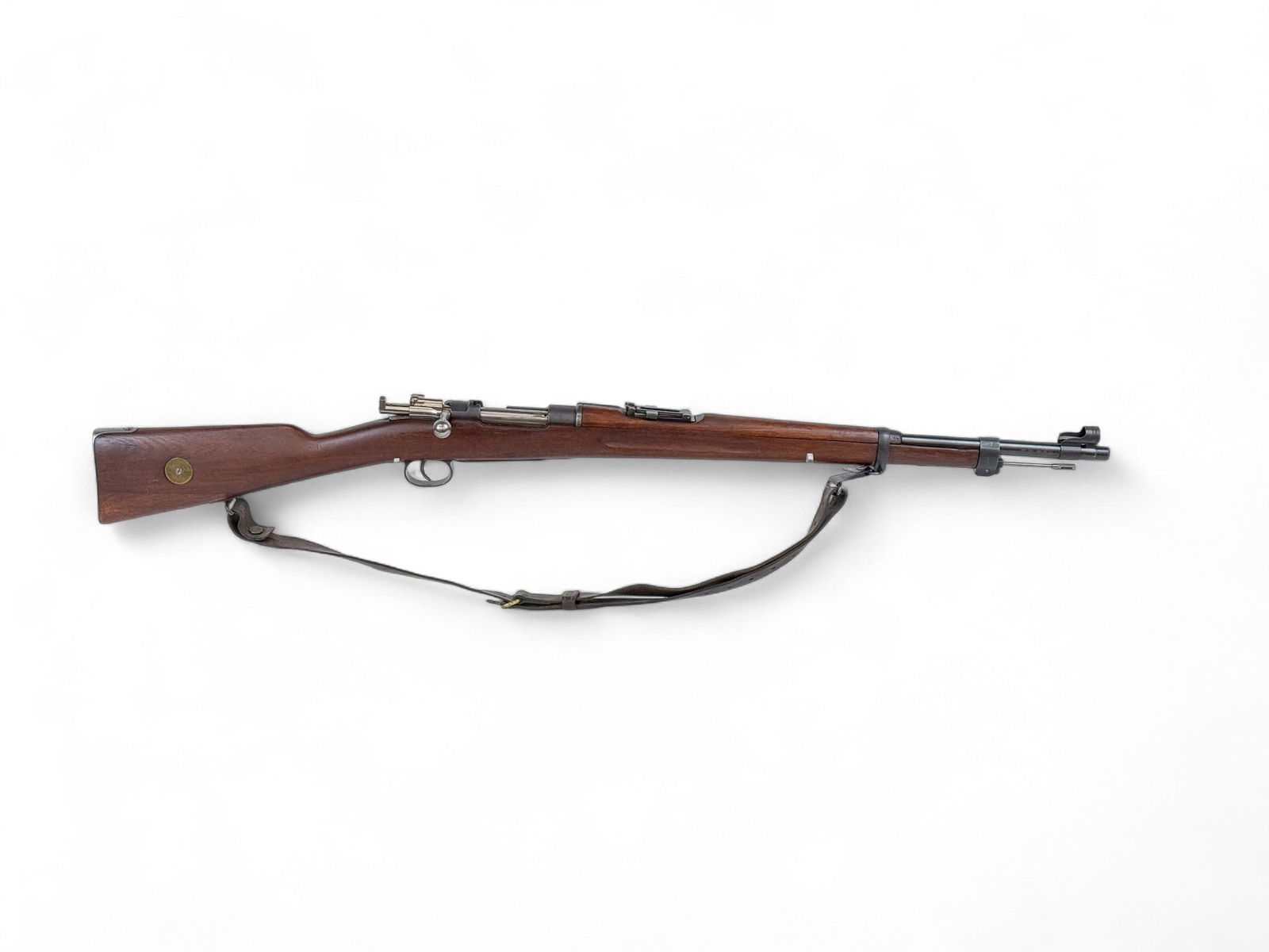 Carl Gustafs M/96-38 Short Rifle, 6.5x55mm: [Modern Firearm] A 1900 Swedish Mauser Carl Gustafs M/96-38 converted bolt action Short Rifle, 6.5x55mm. 24" barrel with rear leaf sight and hooded front blade sight. Walnut stock with brass disk. Rec