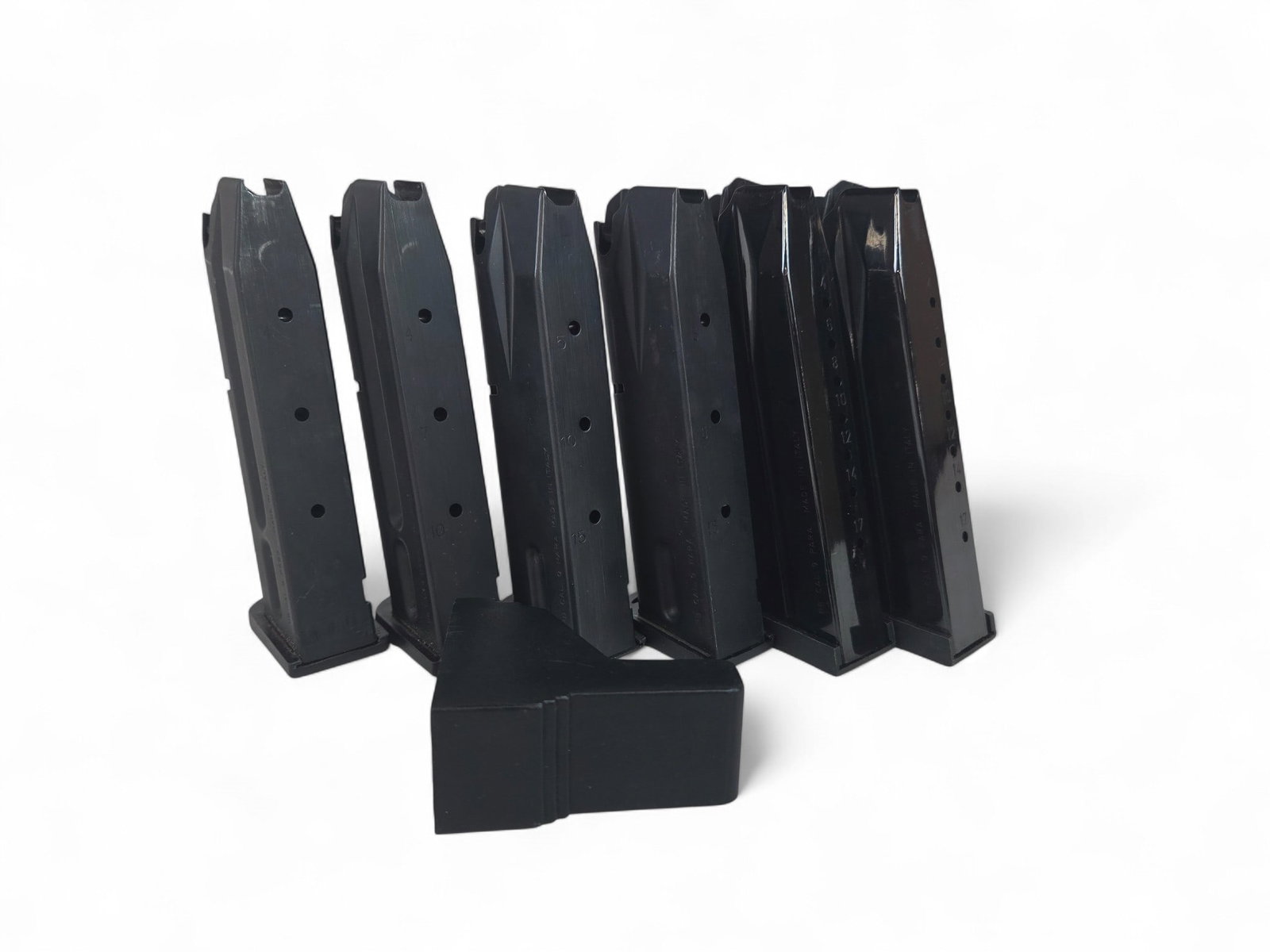 6 Beretta 92 Series pistol magazines: A group of six Beretta 92 Series pistol magazines. Including two 10 round, two 15 round, and two 17 round magazines.