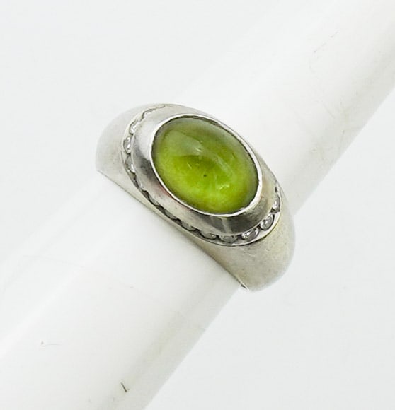 18KWG Diamond & Peridot Ring (1 of 1)