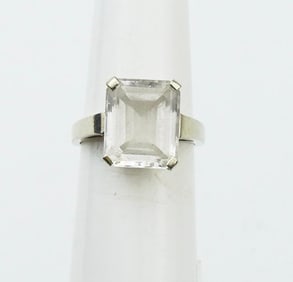 14KWG White Stone Ring