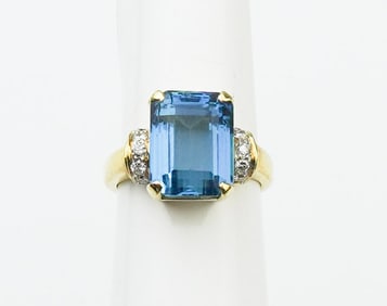 14KYG Blue Topaz & Diamond Ring