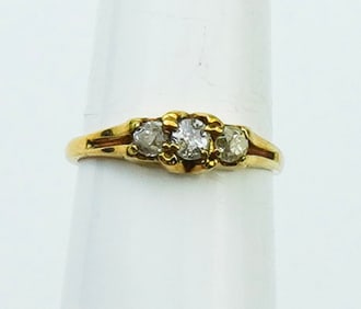 10KYG Three Diamond Ring