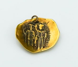 14KYG Embossed Pendant