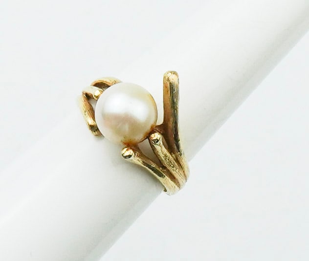 14KYG Pearl Ring (1 of 1)