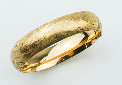 14KYG Engraved Hinged Bangle Bracelet