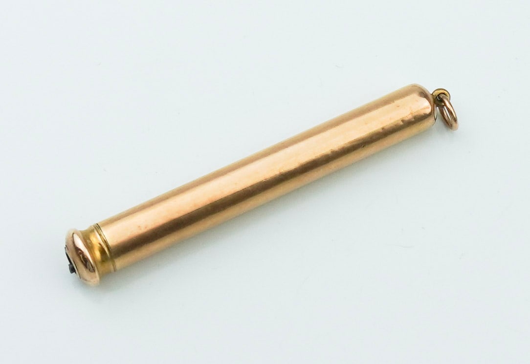 14KYG Collapsible Mechanical Pencil: 14KYG Collapsible Mechanical Pencil approx. 5 1/2 inches (open) 2 5/8 inches (closed), tested 14K yellow gold, gross weight approx. 12.55dwt Condition: stones on case missing