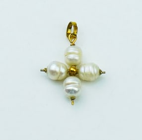 14KYG Four Pearl Pendant