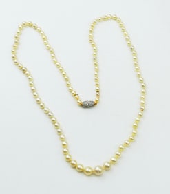 Graduated Pearl Necklace w/ 14KWG Diamond Clasp
