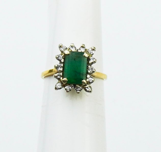 14KYG Emerald & Diamond Ring (1 of 1)