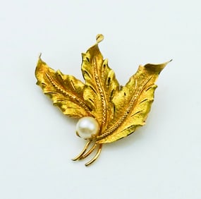 18KYG Leaf Motif Pin w/ Pearl