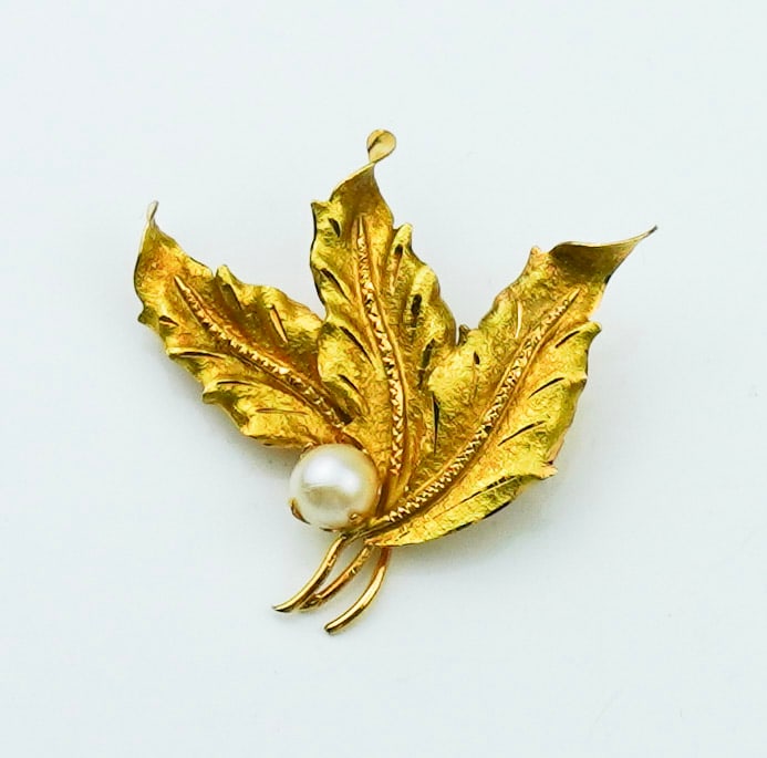18KYG Leaf Motif Pin w/ Pearl (1 of 1)