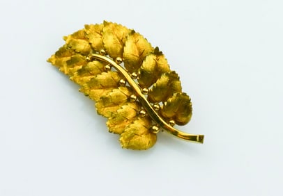 18KYG "Leaf" motif Pin