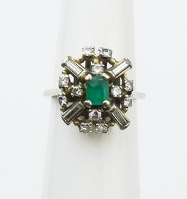 14KWG Emerald & Diamond Ring