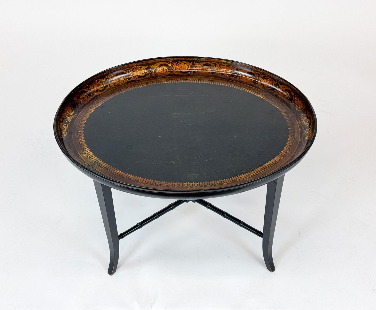 Neoclassical lacquer table. - 2